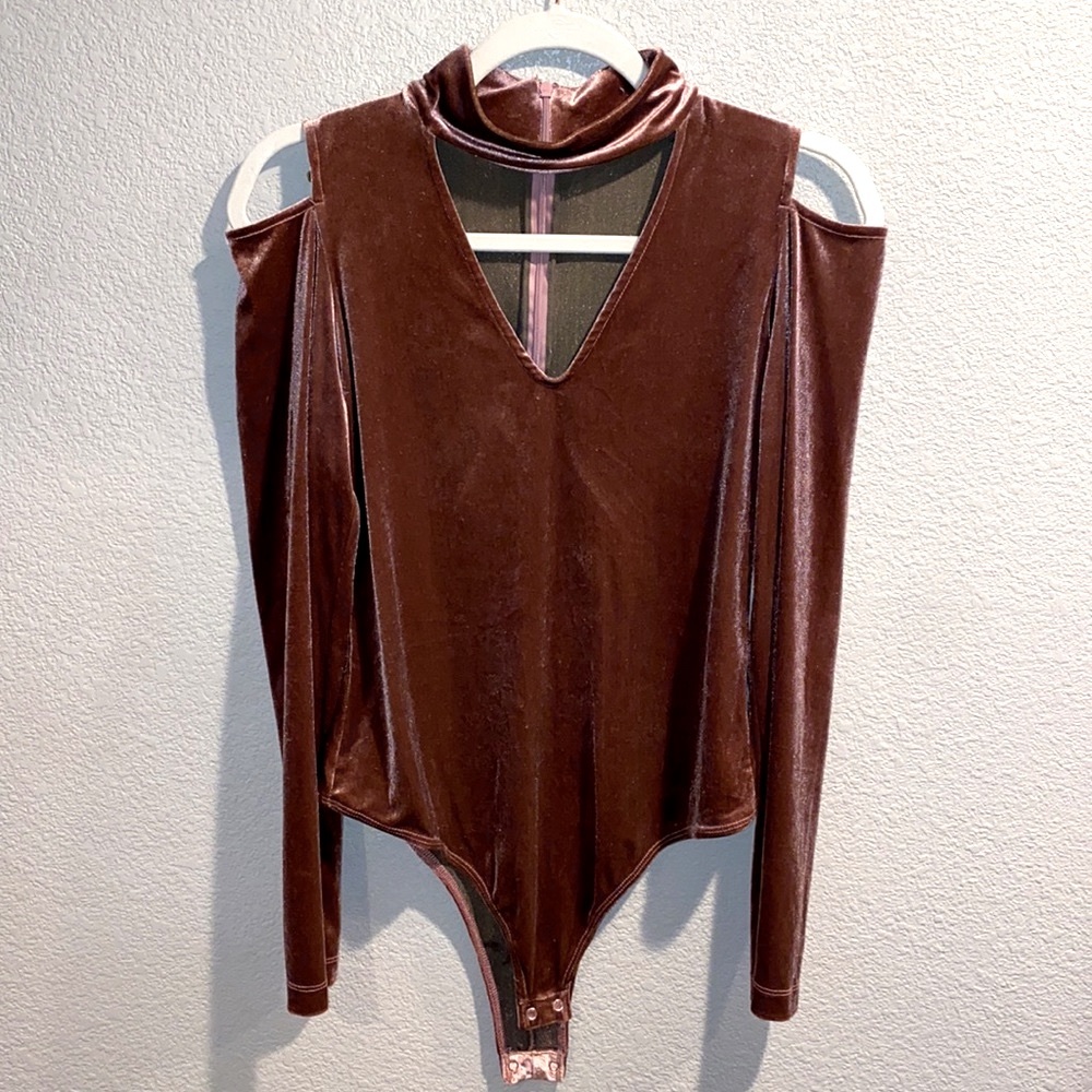 HARLOWE & GRAHAM - Rose color velvet bodysuit - Size L